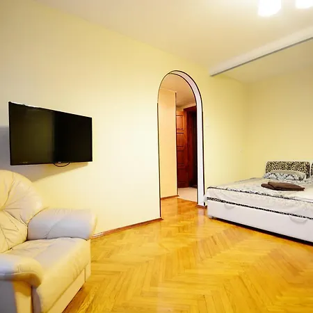 Sverdlova 24 *